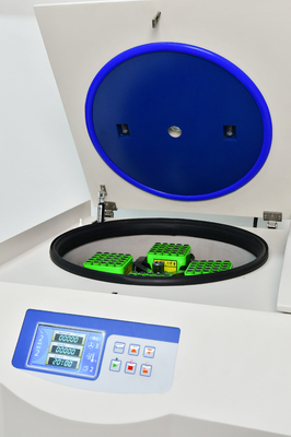 Centrifuge met hoge snelheid en een grote capaciteit van 4*750 ml en een uitwisselende rotor