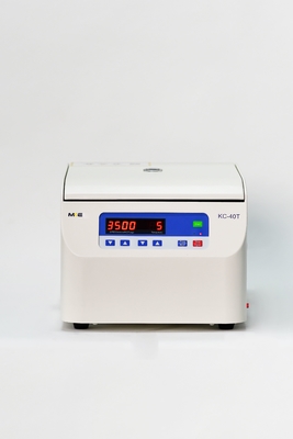 Rustige en efficiënte Labtech-tafeltopscentrifuge met lage snelheid Maximale snelheid 4000 RPM en geluidsniveau ≤55dB ((A))