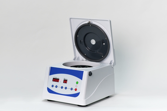 Laag geluid 4000 RPM Laag snelheidscentrifugeermachine 2100xg RCF Voor routinematige laboratoriumtoepassingen